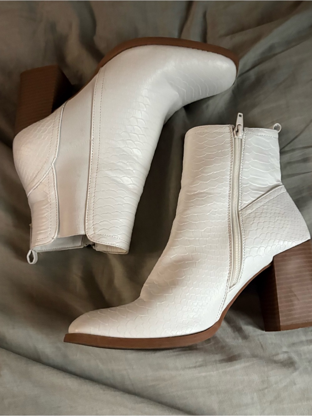 DSW White Textured Ankle Bootie with Block Heel